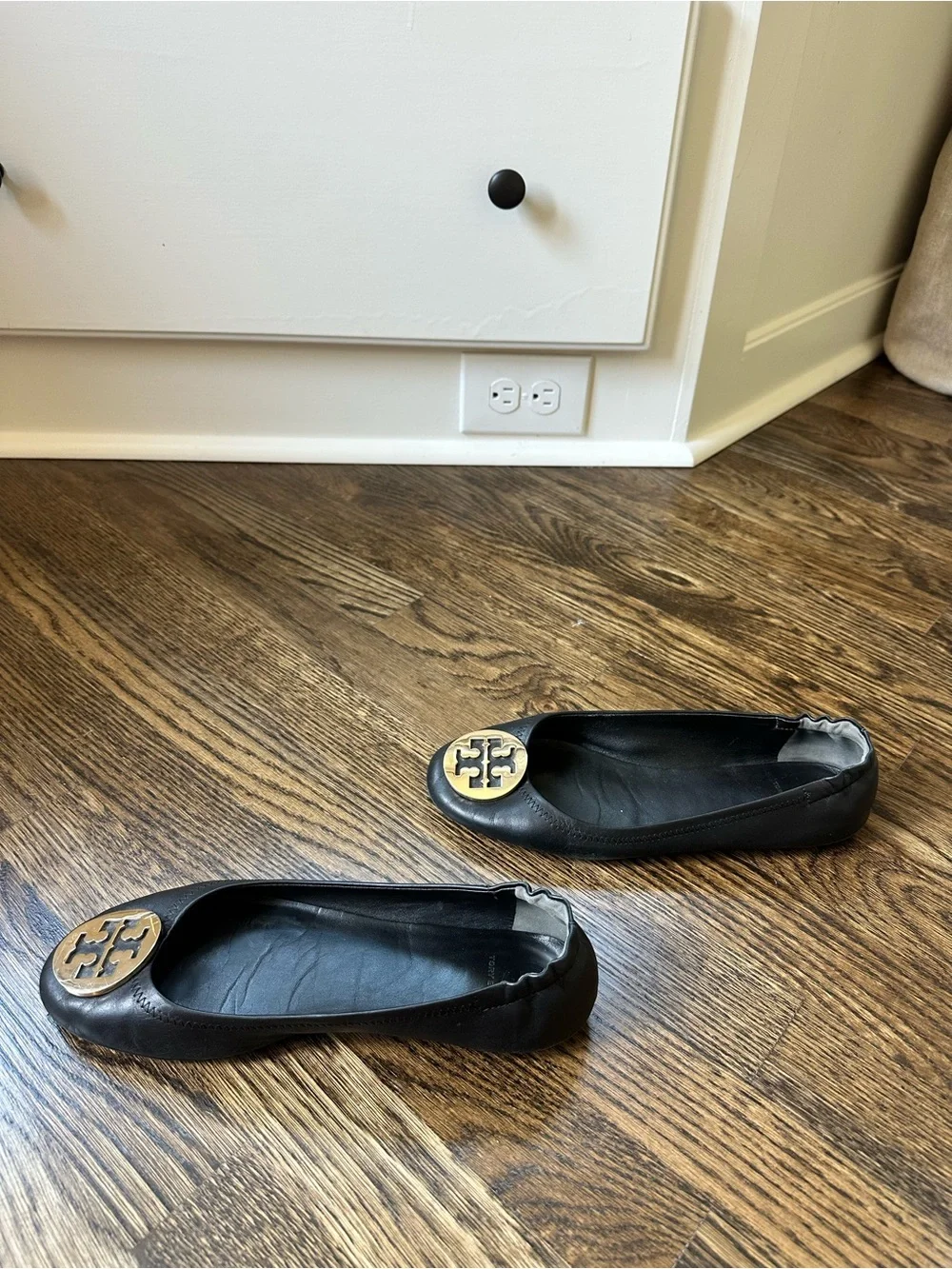 Tory Burch Black Ballet Flats size 9